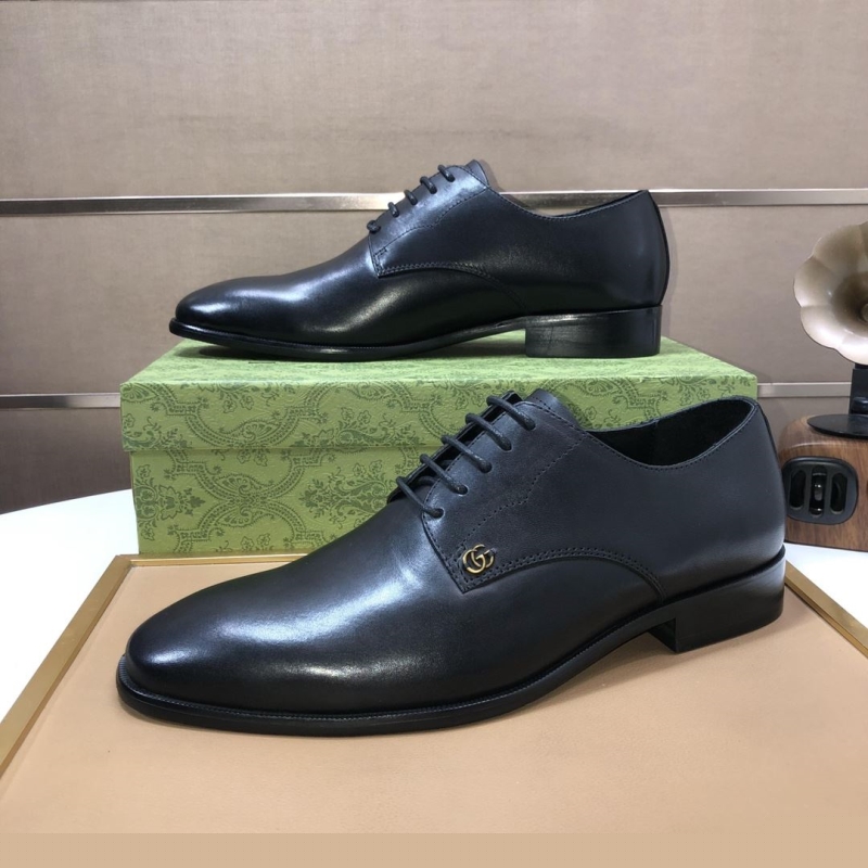 G*u*i leather shoes